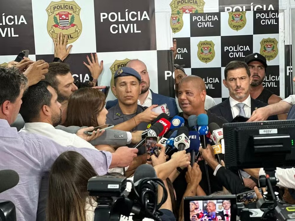 Marcelinho Carioca coletiva sequestro — Foto: Reprodução/TV Globo