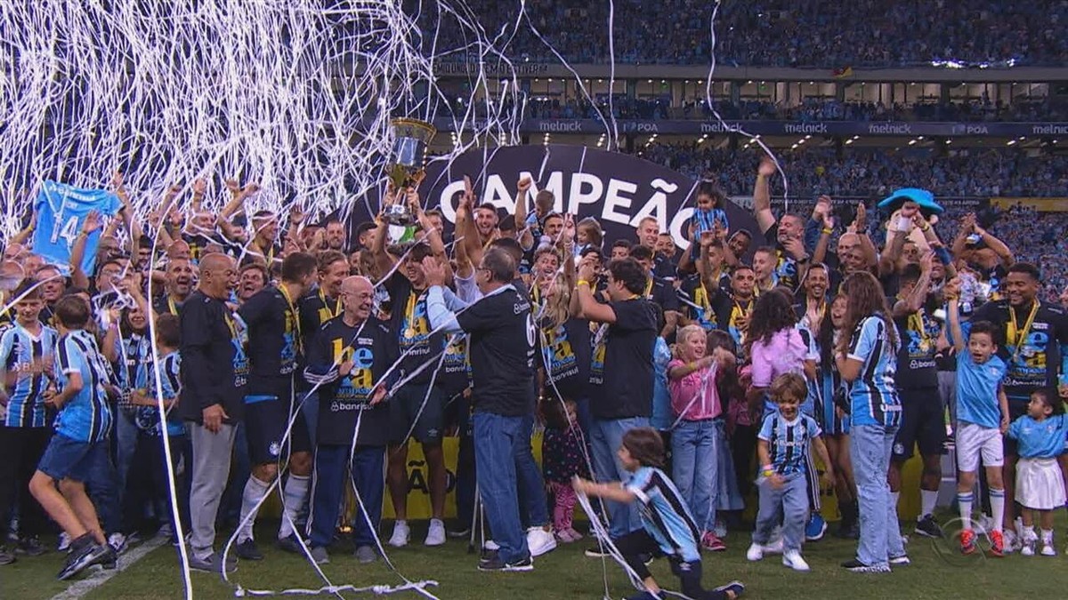 O dia em que o Grêmio disputou três jogos seguidos pelo Gauchão
