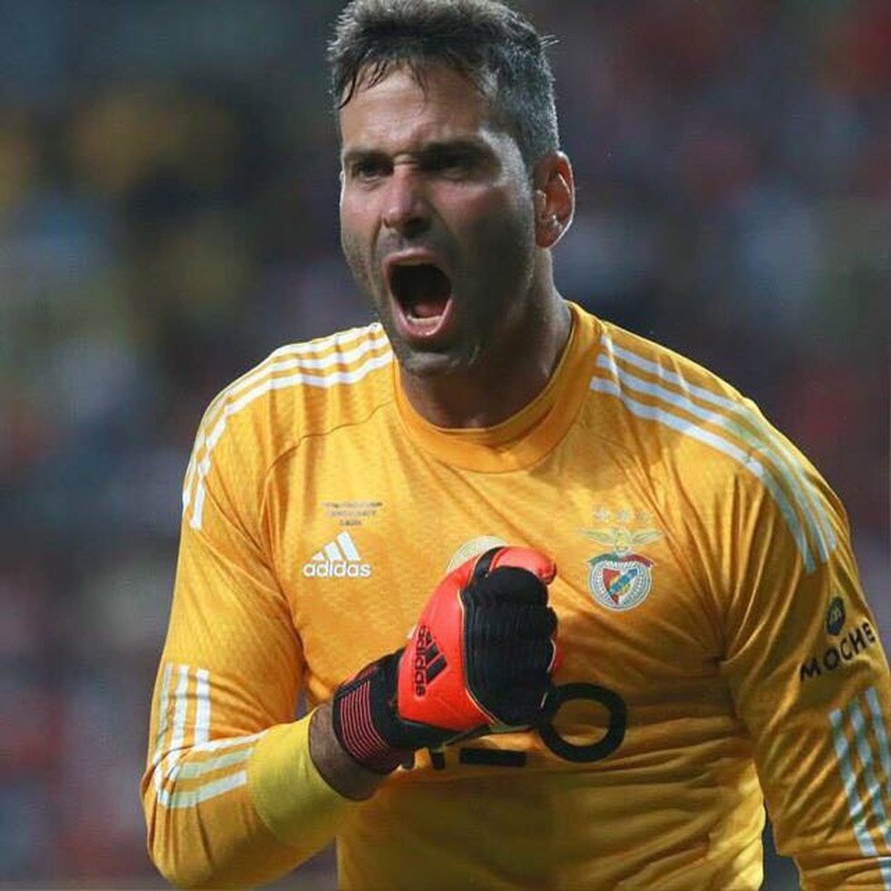 Artur Moraes quando atuava pelo Benfica — Foto: Arquivo Pessoal