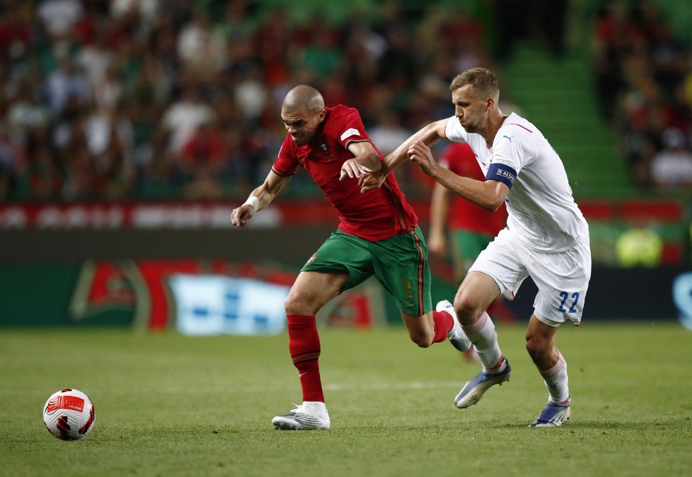 Portugal lança uniforme para a Copa do Mundo 2022: metade vermelho, metade  verde, futebol internacional
