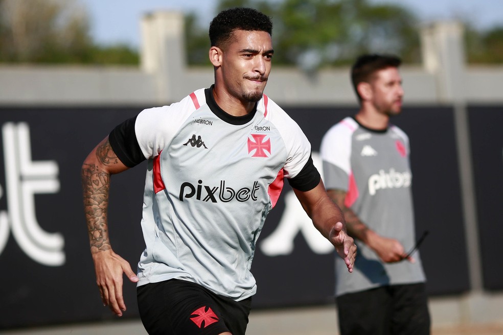 Jefferson, lateral-esquerdo do Vasco � Foto: Daniel Ramalho / CRVG