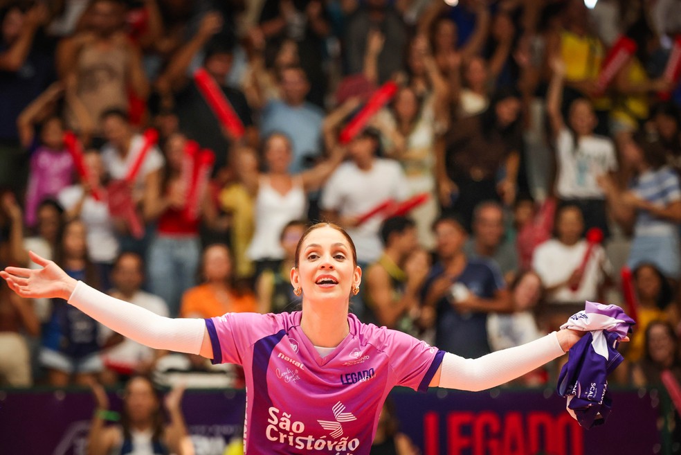 Camila Brait, jogo de despedida, Minas Gerais — Foto: Fotojump