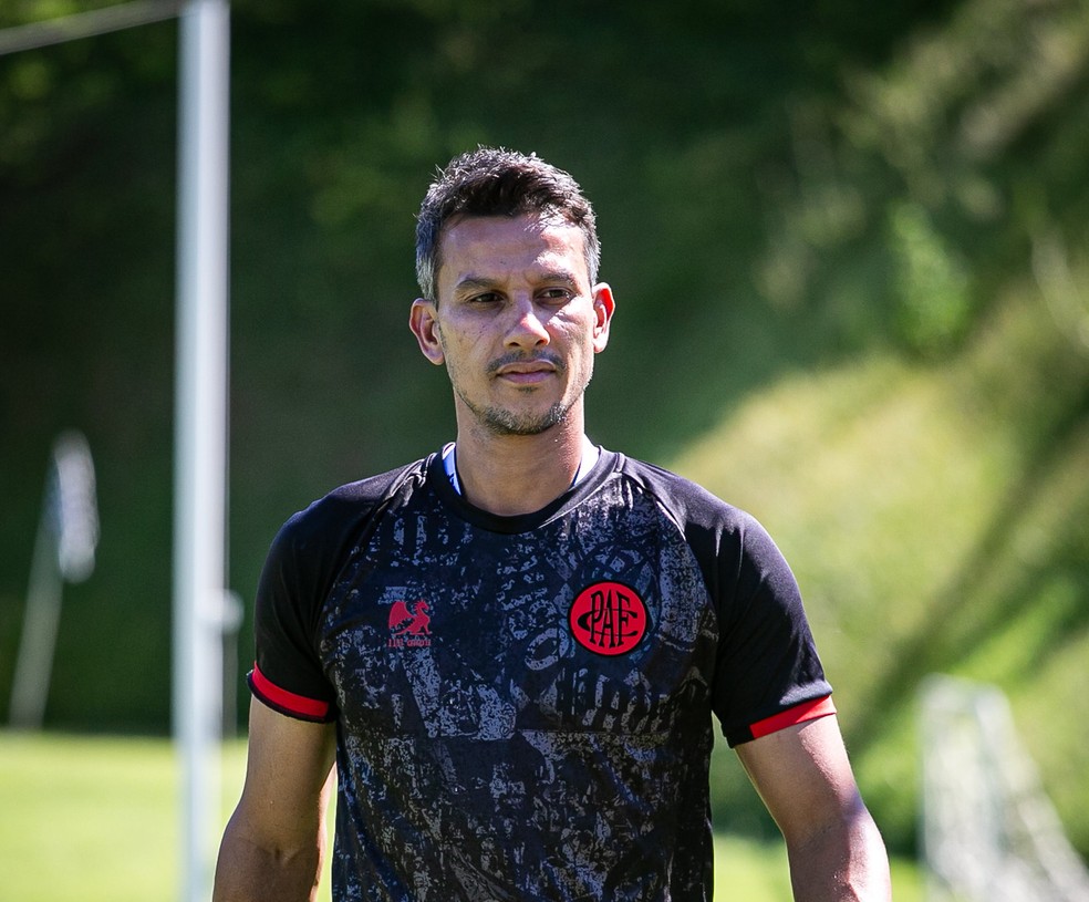 Com a saída de Igor Guerra, Henrique Pacheco, ex-cruzeiro, assume o Pouso Alegre de forma interina — Foto: Giovanni Mendes/Pouso Alegre SAF