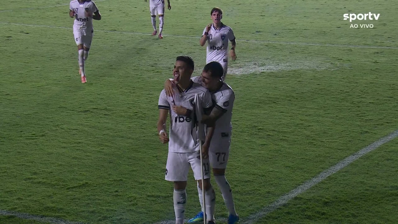 Botafogo provoca o Vasco após virada: 