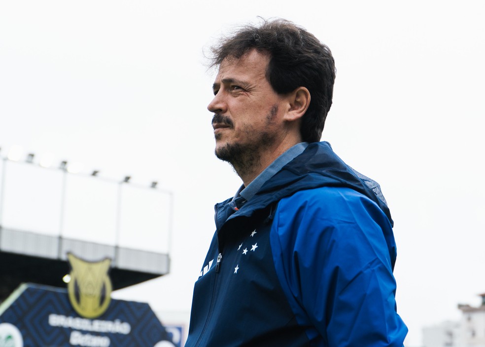 Fernando Diniz durante duelo entre Juventude e Cruzeiro, em 2024 — Foto: Matheus de Morais/Cruzeiro