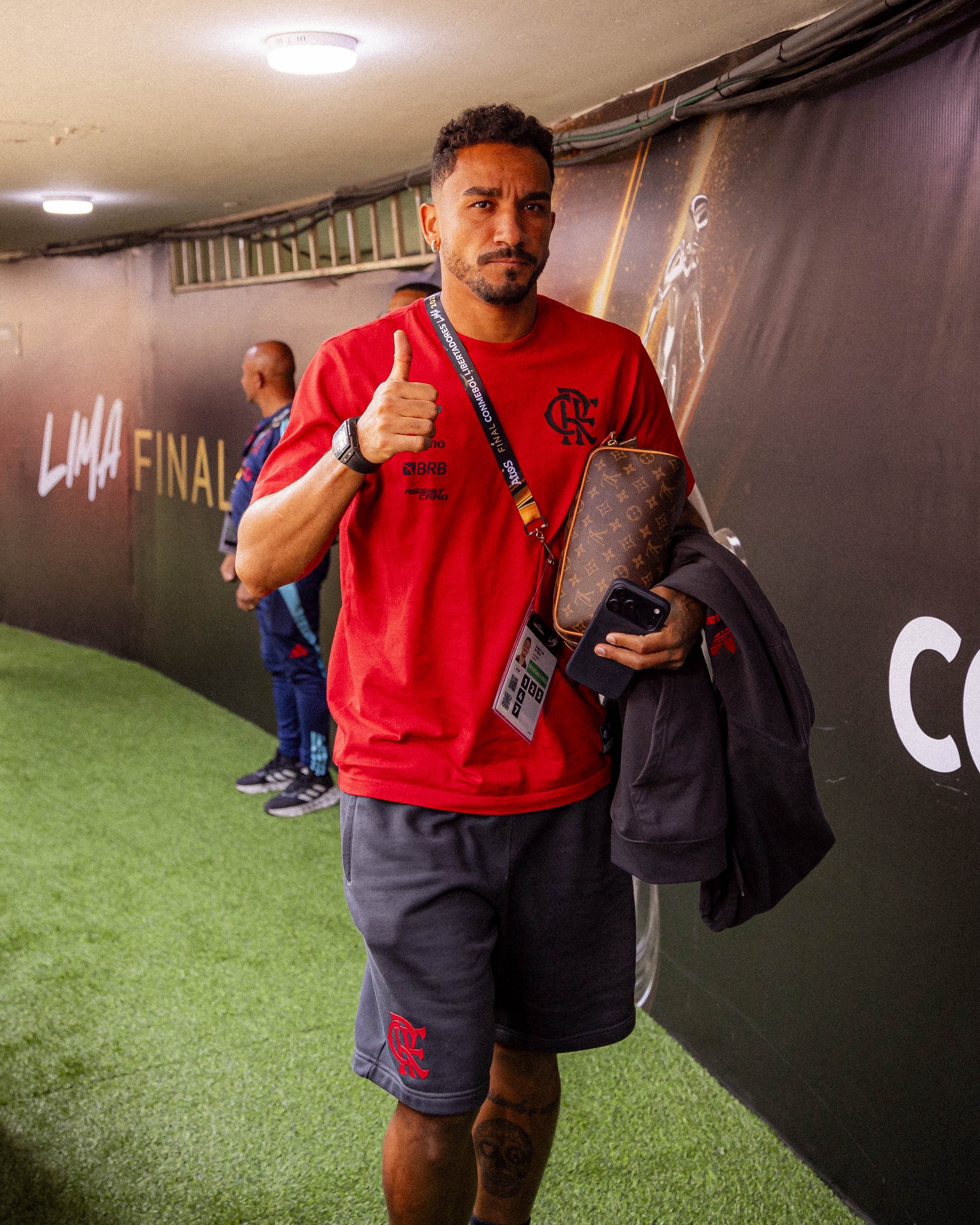Flamengo surpreende e revela escalação para final da Libertadores contra o Palmeiras, com mudanças estratégicas