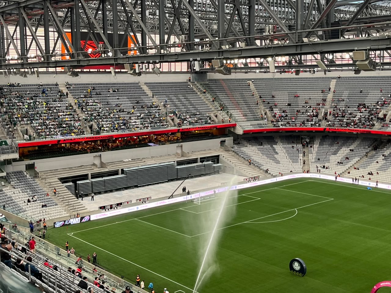 Athletico x Palmeiras tem primeiro teste da arquibancada retrátil da Arena da Baixada; assista