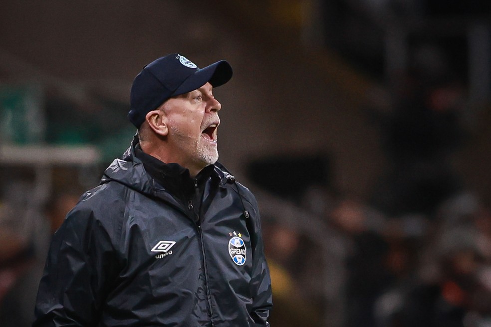 Mano em empate do Grêmio na Arena — Foto: Maxi Franzoi/AGIF