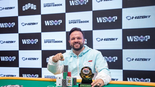 Vitor Dzivielevski vira o "campeão dos campeões" da WSOP: "E nem sou corintiano"