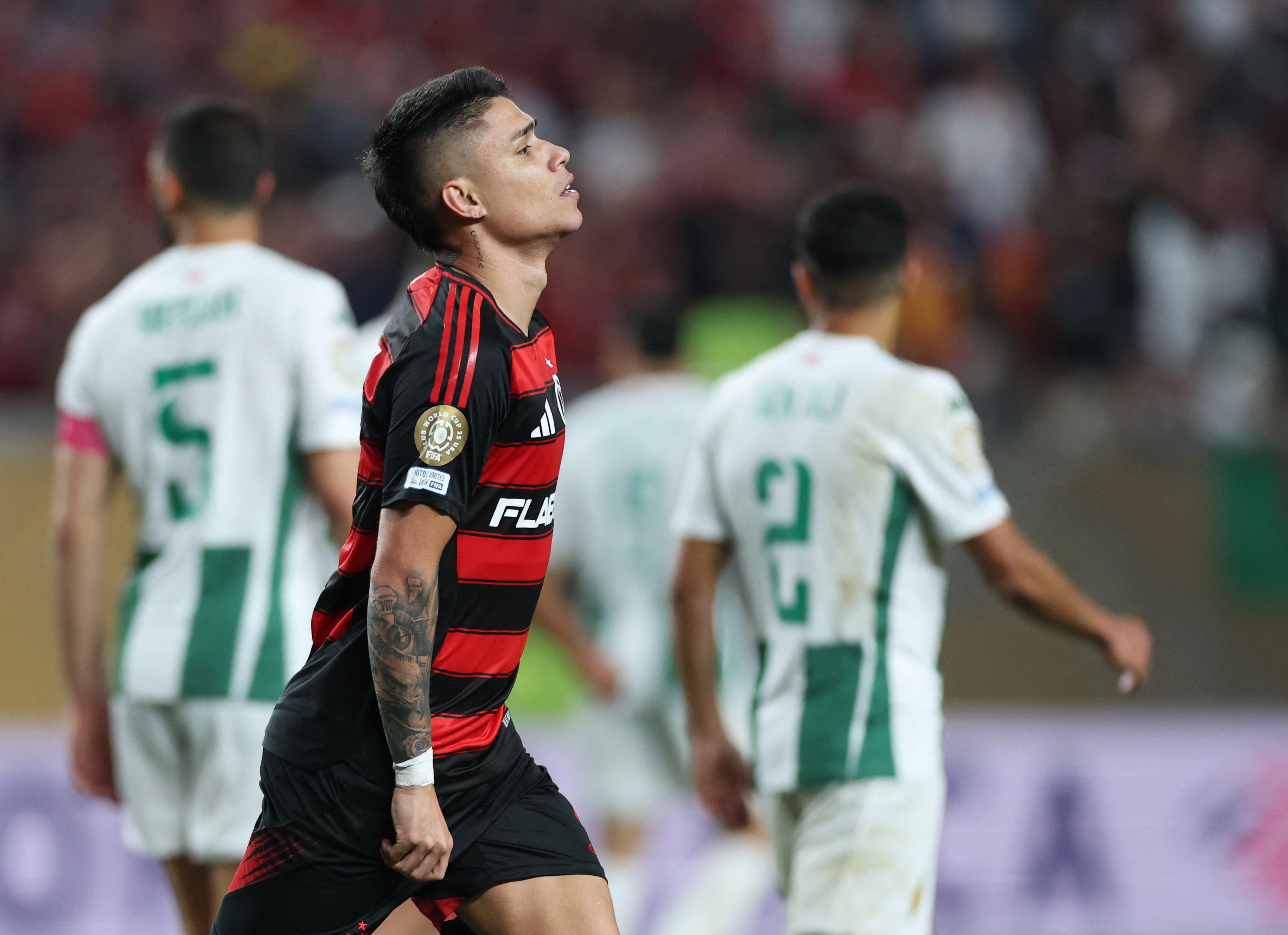 Destaque de Luiz Araújo na vitória do Flamengo contra o Espérance; confira suas notas