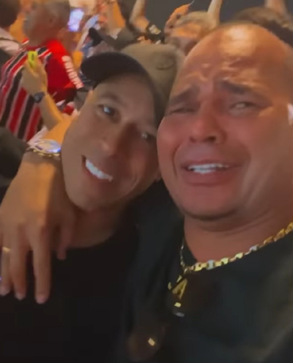 Chulapa comemora o título ao lado do amigo Jorge Wagner — Foto: Reprodução Instagram