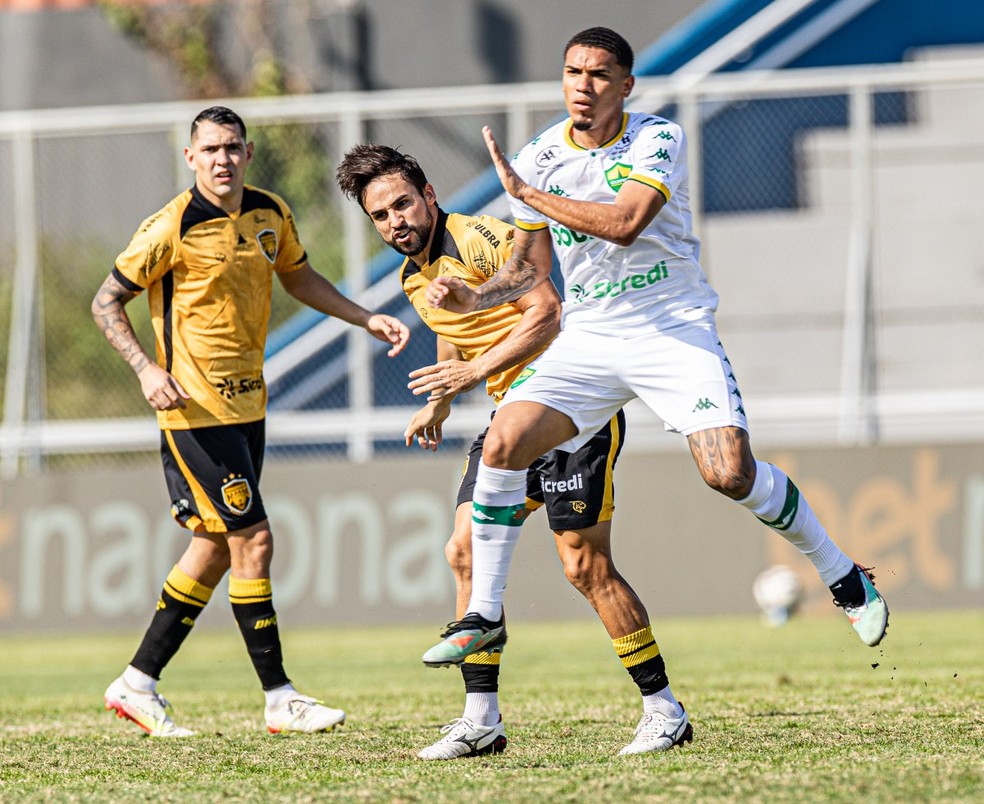 Amazonas 2 x 0 Cuiabá - 35ª rodada - Série B — Foto: AssCom Dourado