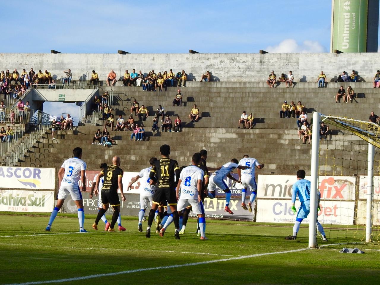 De virada, Goiatuba goleia o Cascavel e vence a primeira na Série D | Ge