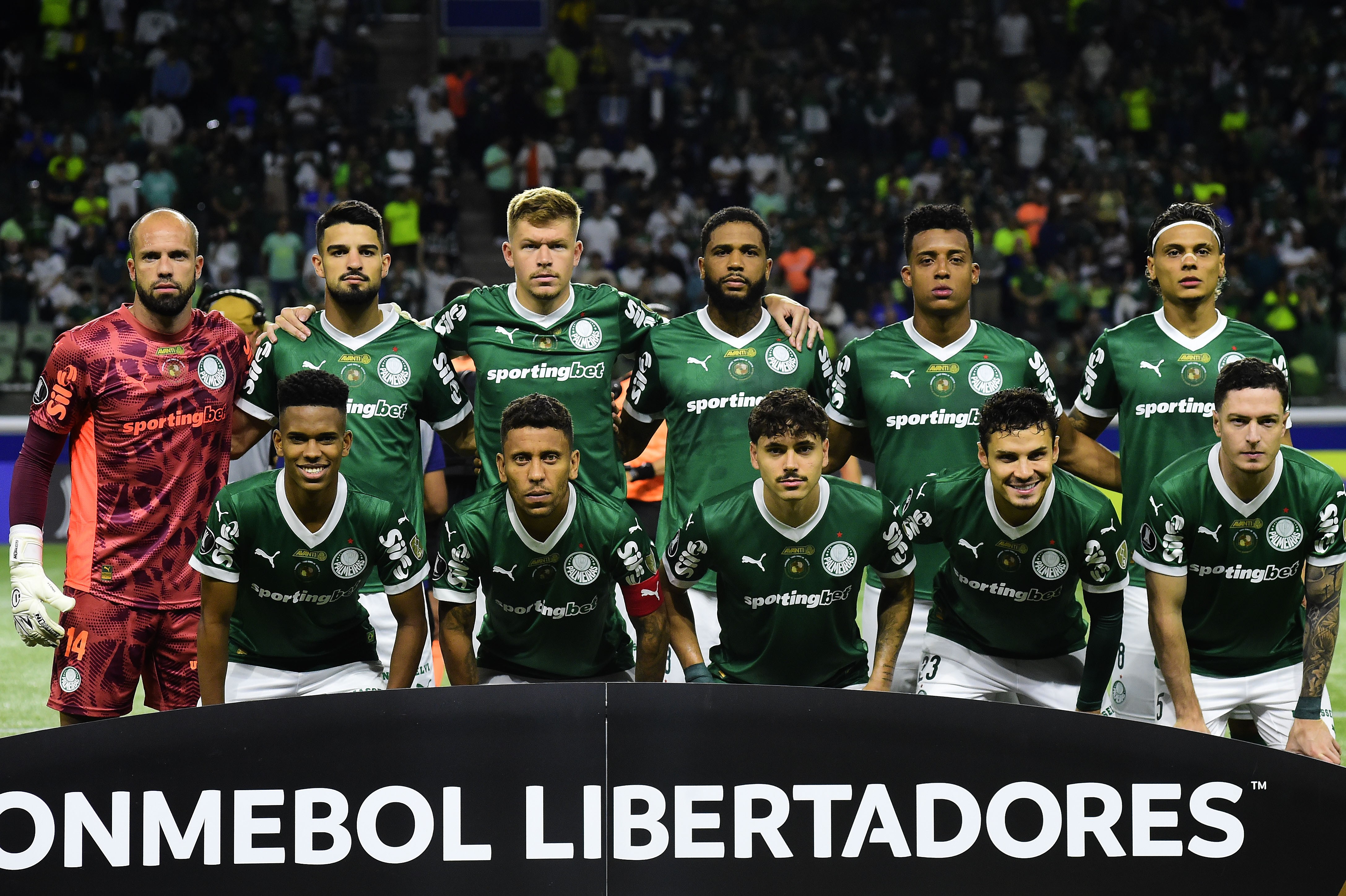 Despedida de Estêvão e Desencanto de Paulinho em Goleada do Palmeiras