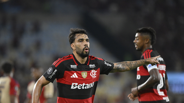 Paquetá comemora o gol do Flamengo contra o Independiente Medellín