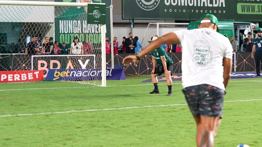 Torcedor do Goiás acerta chute no ângulo e ganha R$ 14 mil - Foto: (Comunicação / Goiás E.C.)