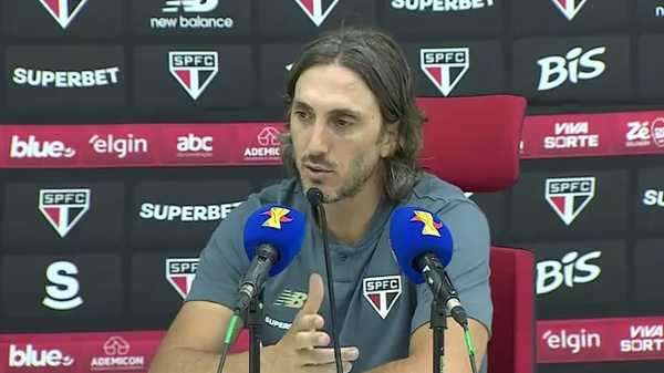 São Paulo aprende com derrota, mesmo em vantagem numérica, diz Zubeldía
