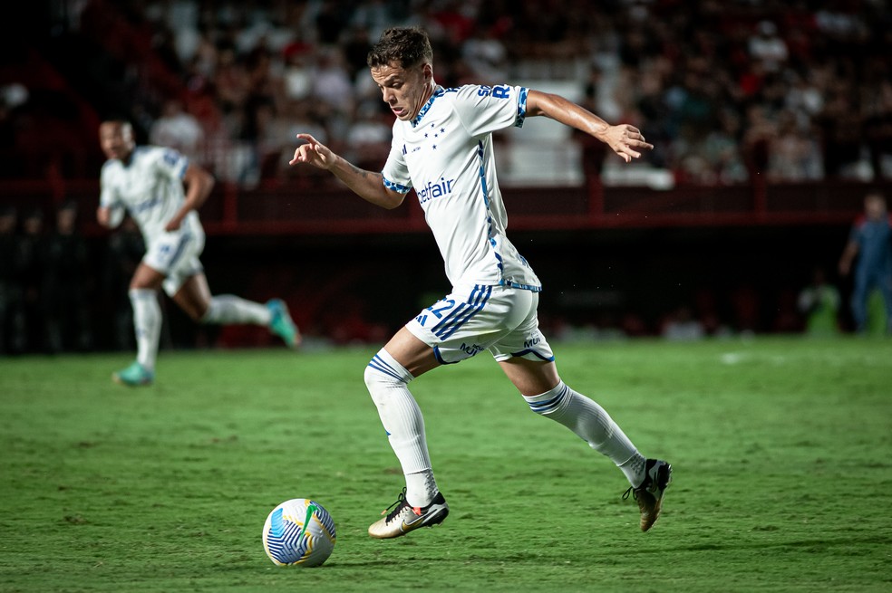 Vitinho em ação pelo Cruzeiro  — Foto: Staff Images / Cruzeiro