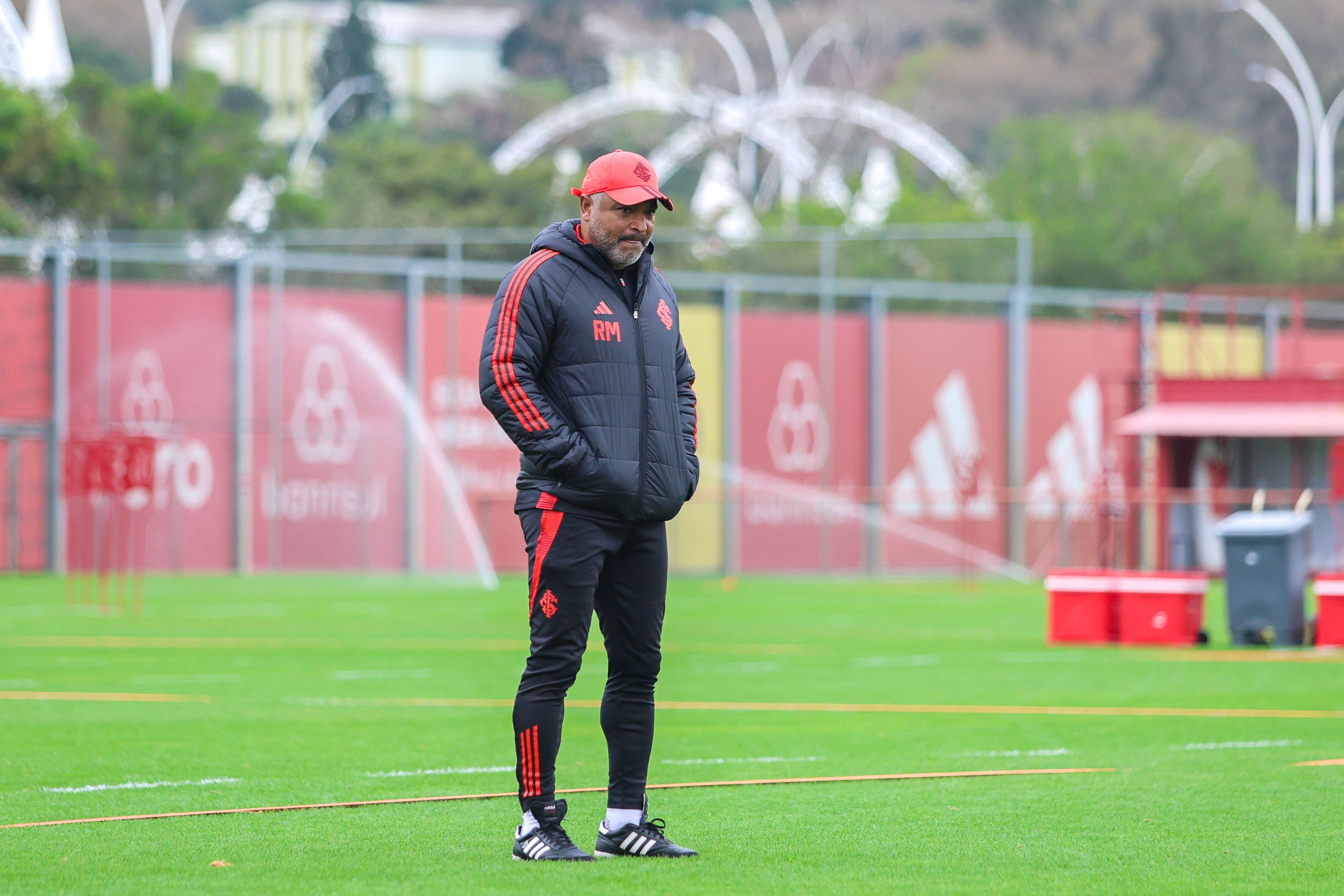 Roger aguarda reforço para definir Inter que encara o Palmeiras