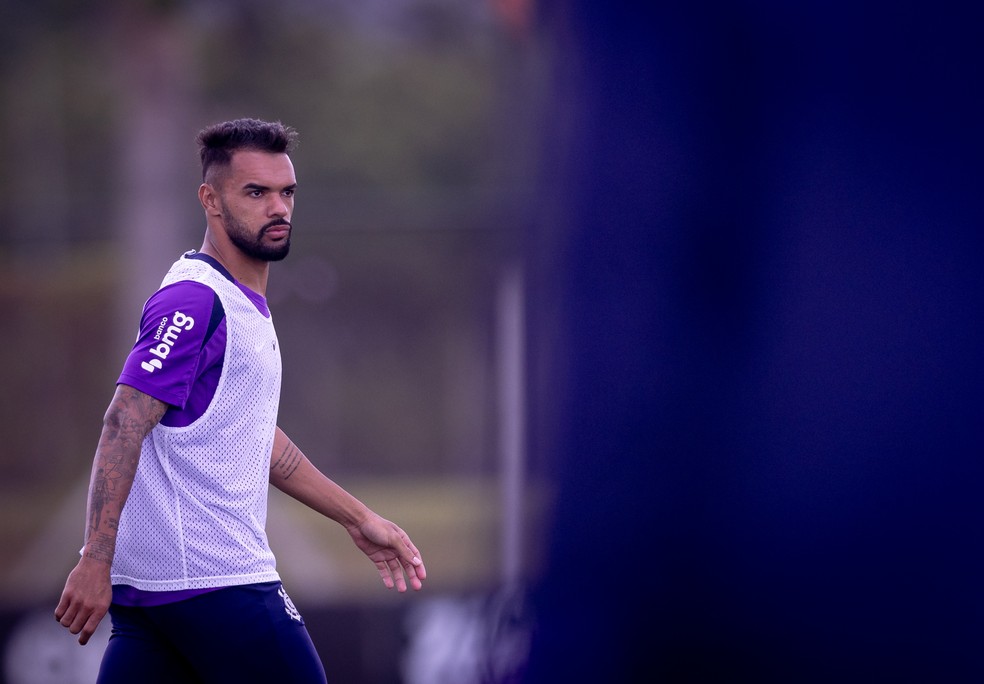 Raniele, do Corinthians, no CT Dr. Joaquim Grava