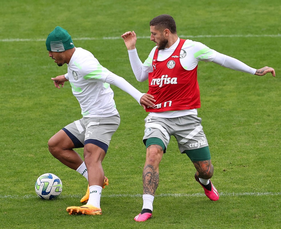 Gabriel Menino e Zé Rafael em treino do Palmeiras — Foto: Cesar Greco/Palmeiras