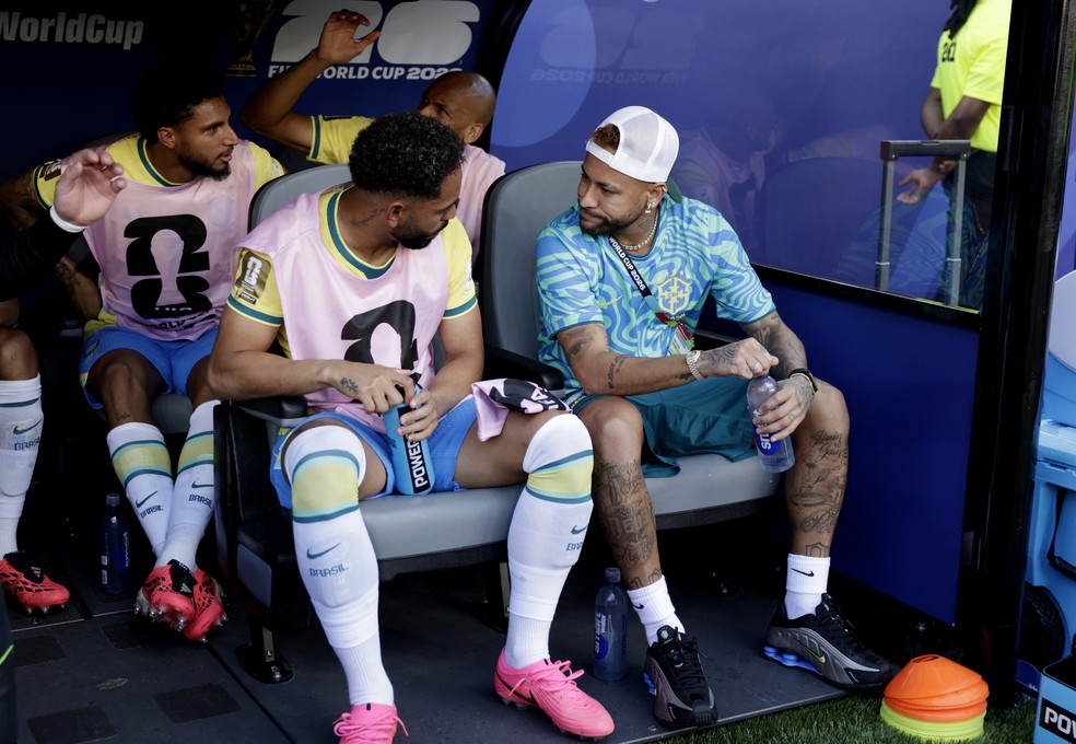 Neymar e Matheus Cunha durante Brasil x Marrocos