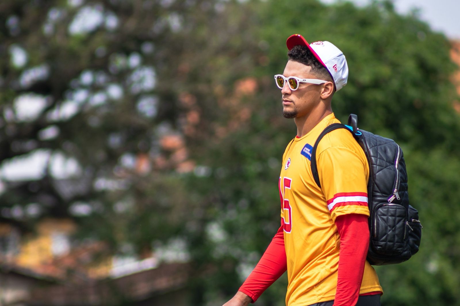 Patrick Mahomes é liberado para treinar sete meses após lesionar joelho