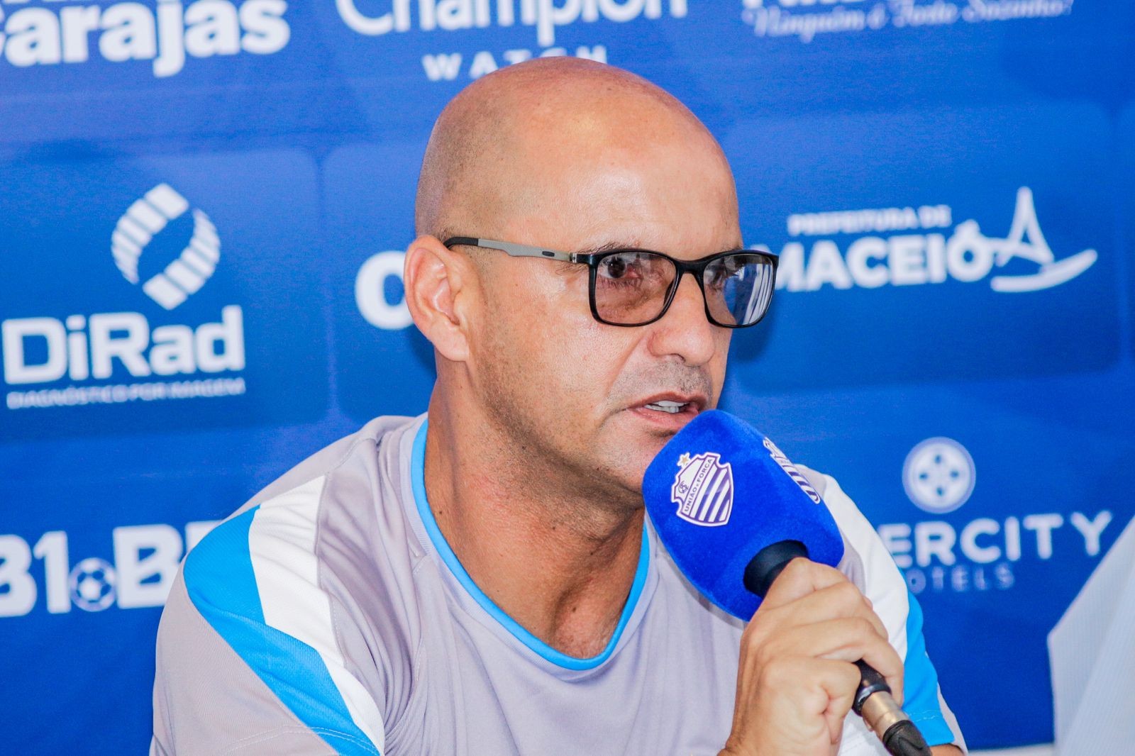 CSE contrata ex-técnico do CSA e fecha com goleiro Jeferson e atacante ...