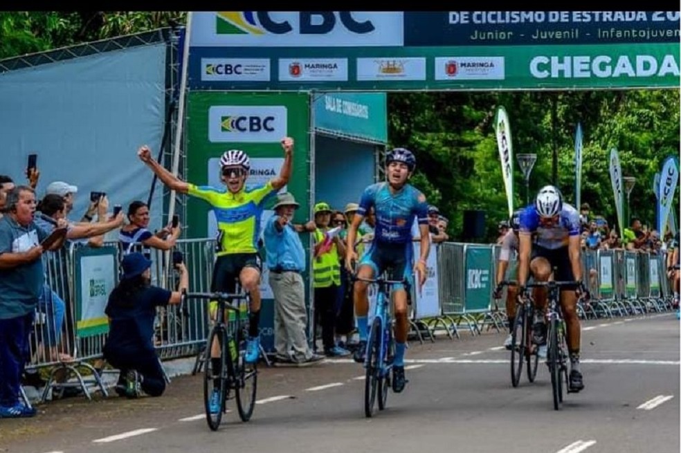 Campeão brasileiro juvenil de ciclismo fecha acordo e vai disputar  temporada 2024 em Portugal, zona da mata centro-oeste