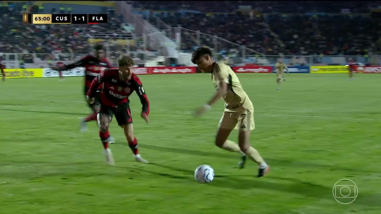 Jogadores do Cusco Protestam nas Redes Sociais contra Decisões da Arbitragem em Enfrentamento com o Flamengo