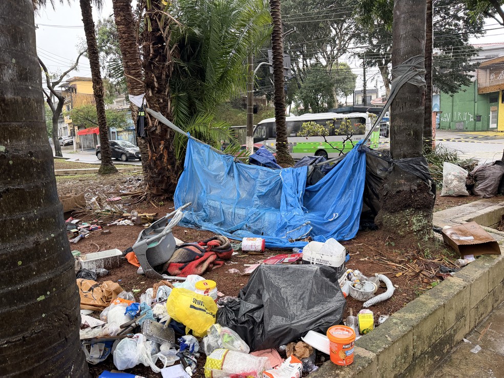 Praça onde o ex-jogador Régis Pitbull vive em Pirituba — Foto: Emilio Botta