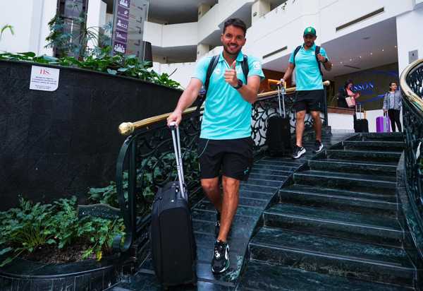 À espera de anúncio no Cruzeiro, Larcamón encerra mini-férias e prepara vinda ao Brasil