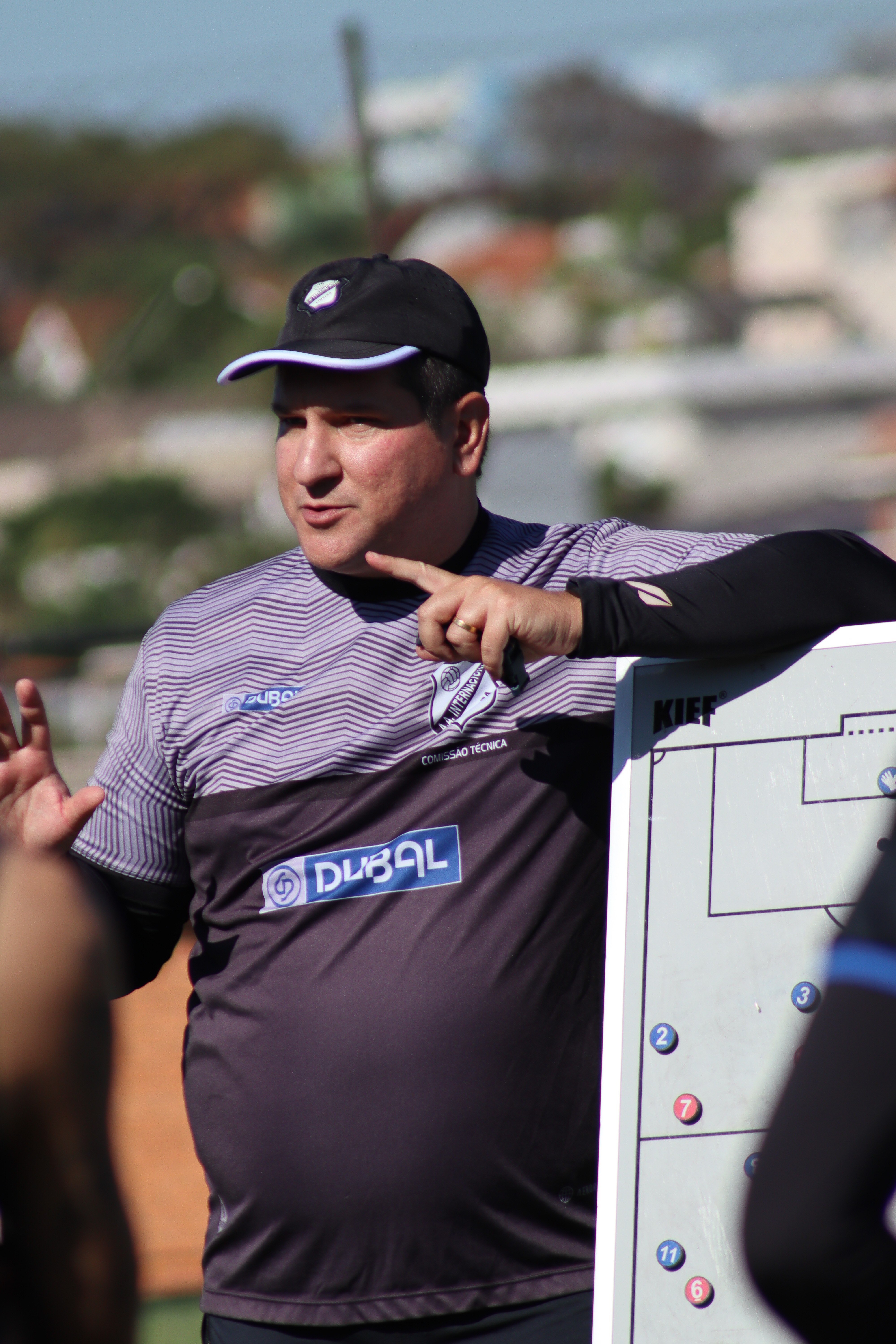Perto do acesso com a Inter na Série C, técnico lembra Guarani, seu ex-time: "Nem se classificou"