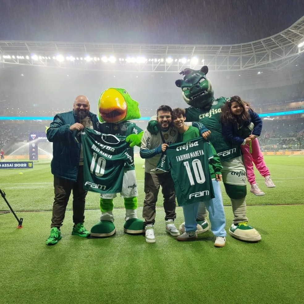 Maneva faz pausa na turnê para apoiar Palmeiras em torneio internacional