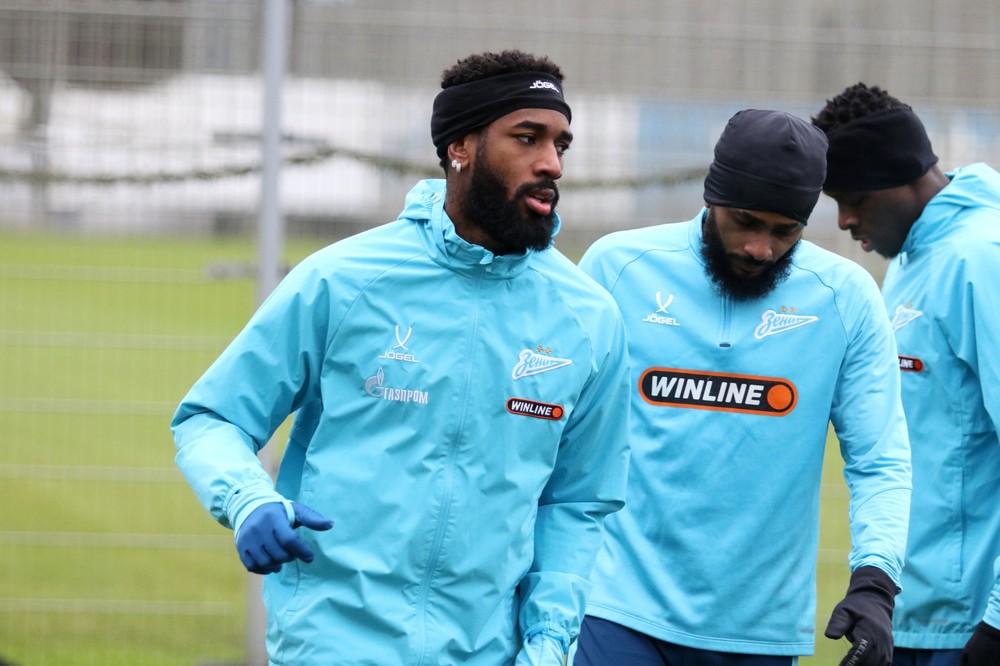 Cruzeiro avança em negociação por Gerson e formaliza proposta ao Zenit