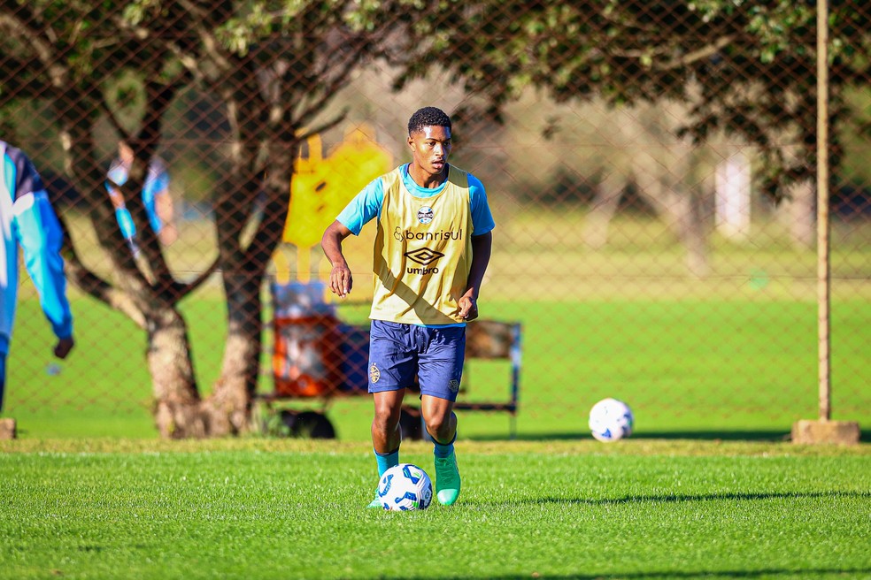 Riquelme no treinamento que finalizou a preparação do Grêmio para o jogo contra o Bahia