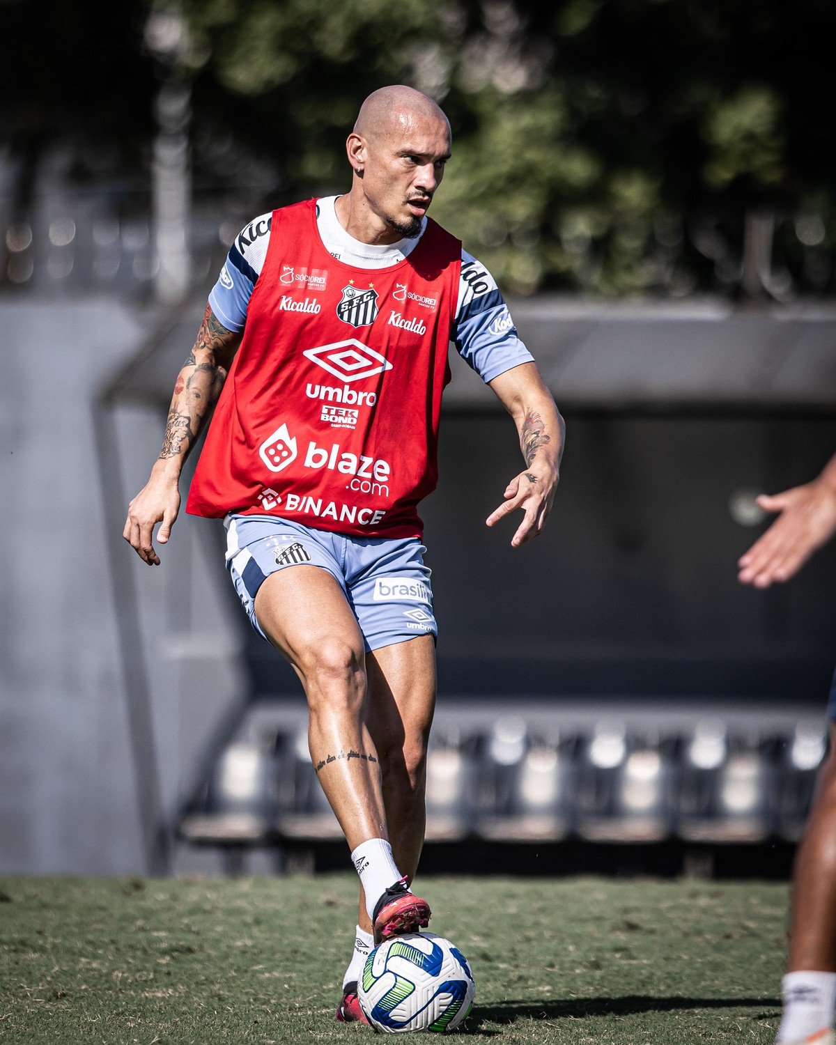 maicon-rescinde-com-o-santos-e-tem-caminho-livre-para-acertar-com-o