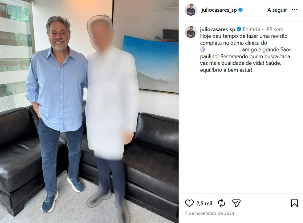 Julio Casares ao lado de médico — Foto: Reprodução / Instagram