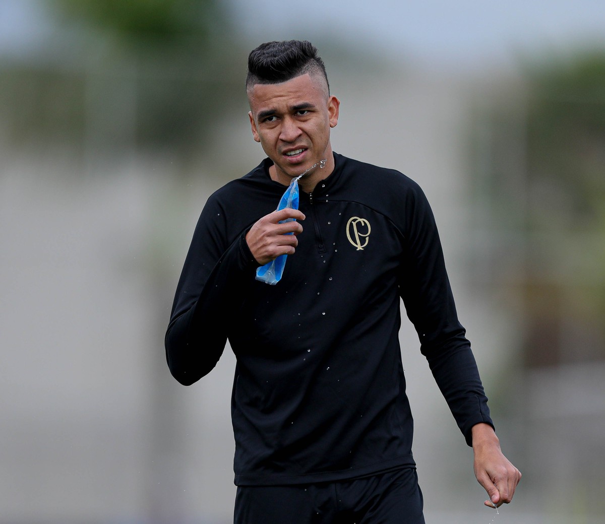 Cantillo reaparece e busca primeira chance com Luxa perto de adeus ao Corinthians