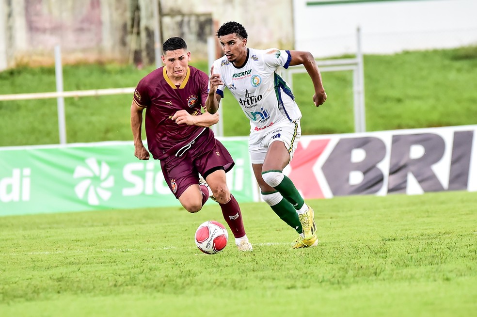Rolim de Moura e VEC atuam no estádio Cassolão — Foto: Adilson Silva Esportes