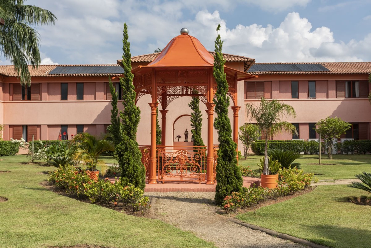 CT modelo e celeiro de craques: como clube superou crise na China e virou autossuficiente