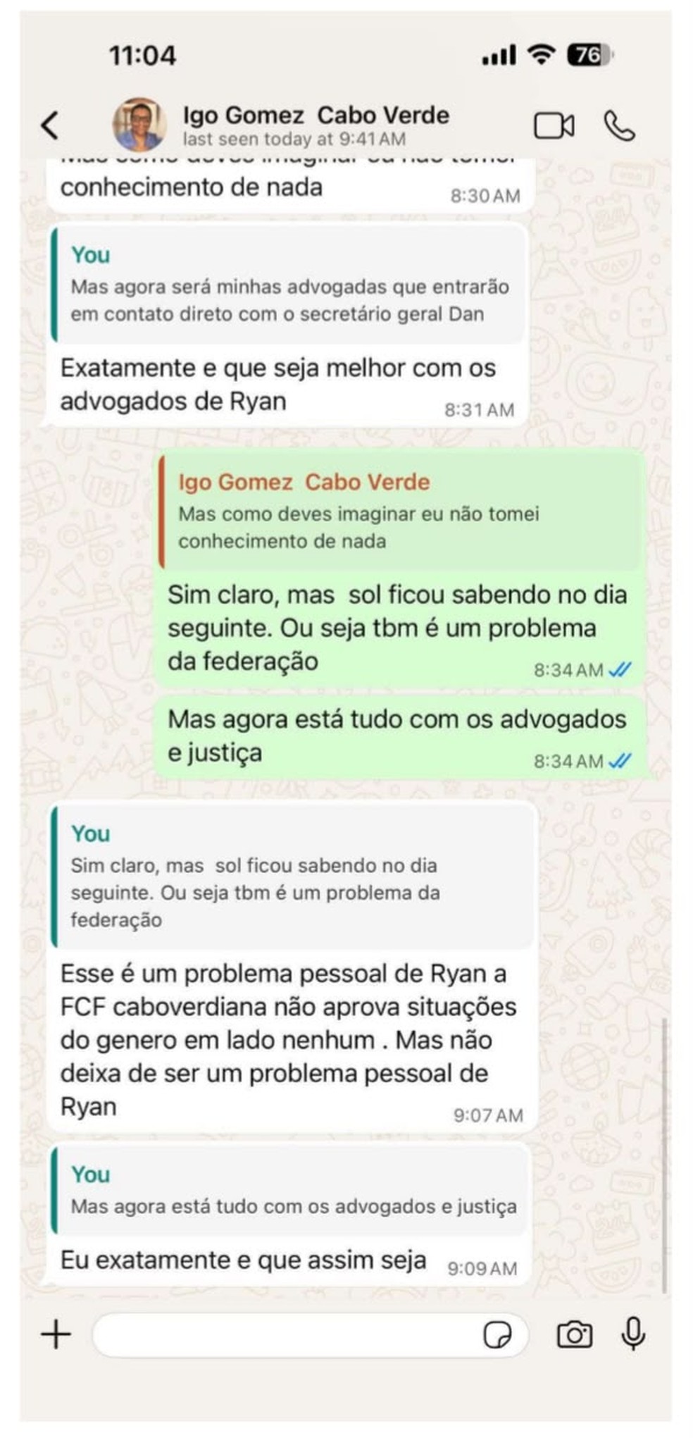 Conversa da brasileira com um dos funcionários da Federação Cabo-Verdiana. Ele também foi procurado, por mais de uma vez, e não respondeu — Foto: Arquivo Pessoal