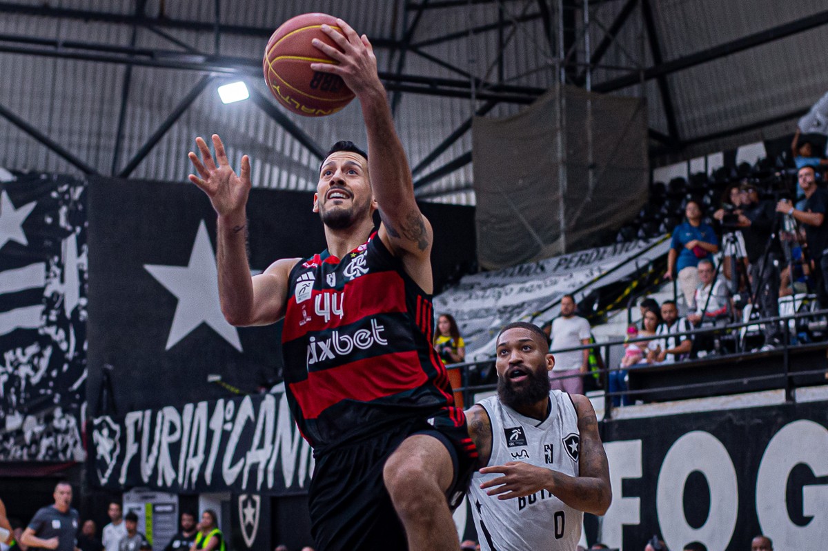 Flamengo leva vantagem sobre Botafogo nas oitavas de final do NBB