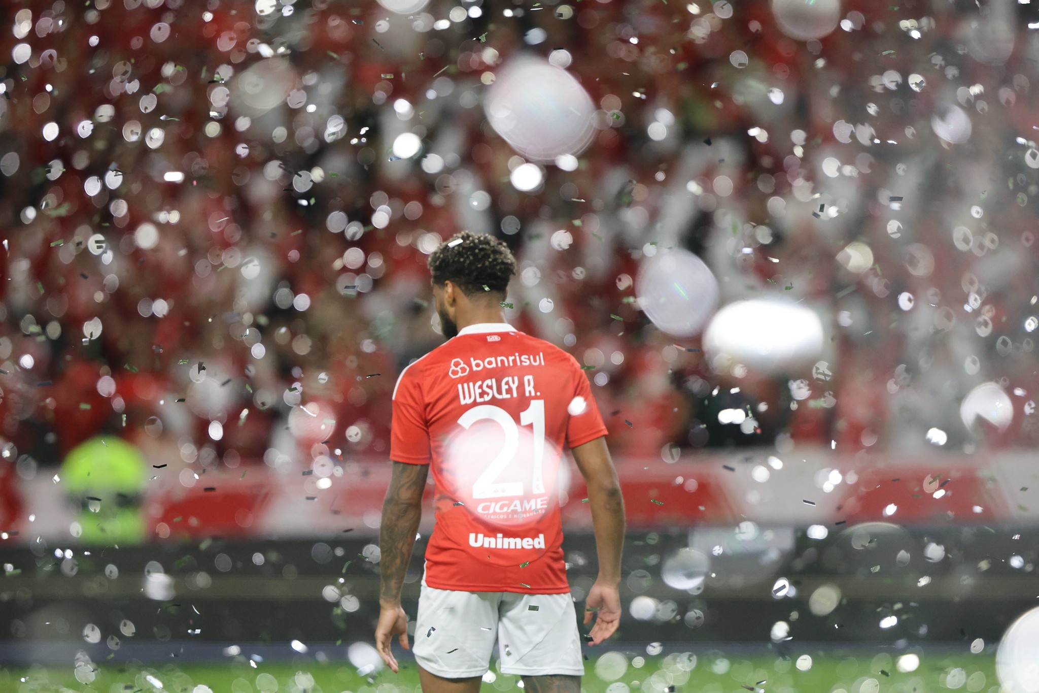 Bastidores: como o Inter encarou o episódio dos papéis picados