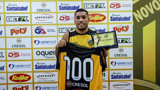 Léo Tocantins comemora marcajogo betfair é confiável100 jogos pelo Novorizontino