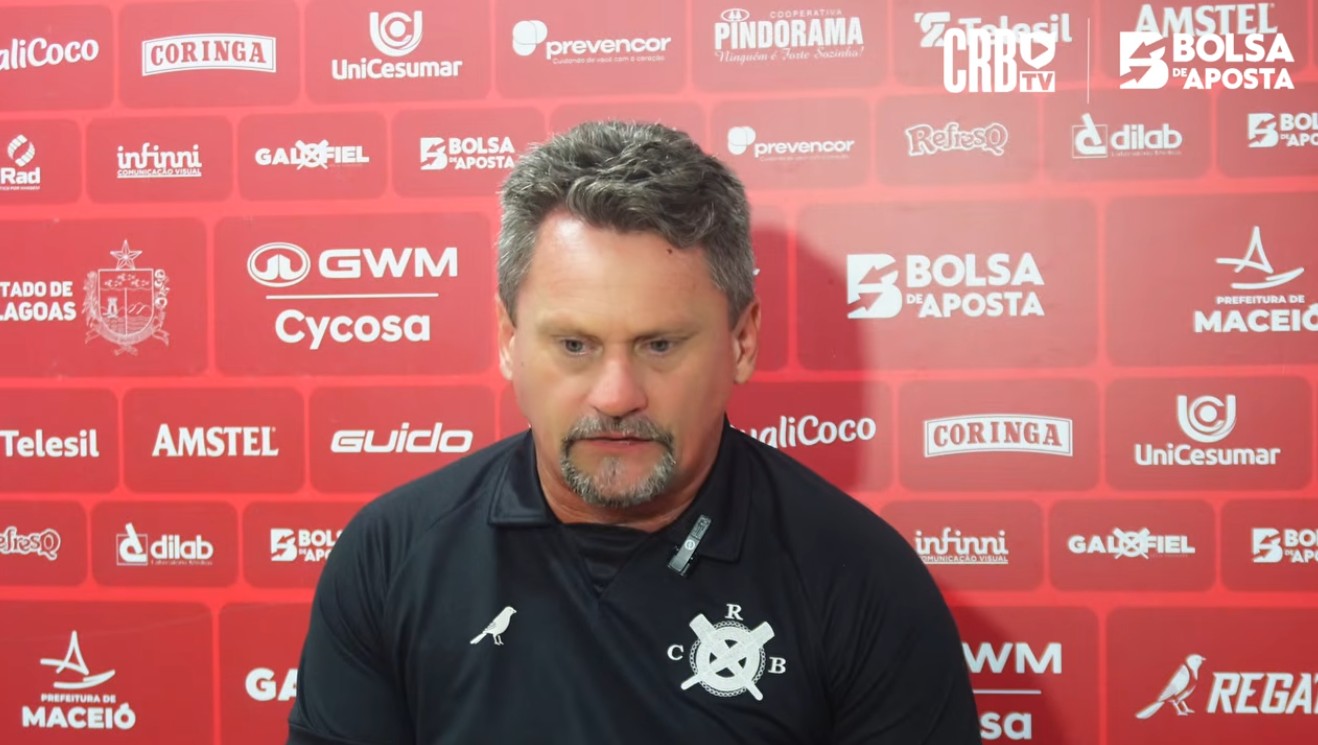 CRB chega a quatro jogos sem sofrer gol, e Fábio Matias destaca: "Linha de defesa estabilizada"