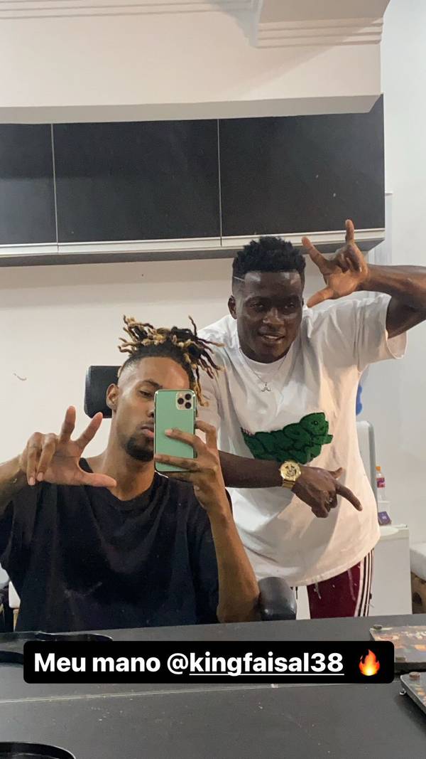 Estúdio de dreadmaker mantém africanos da base do São Paulo conectados às suas raízes