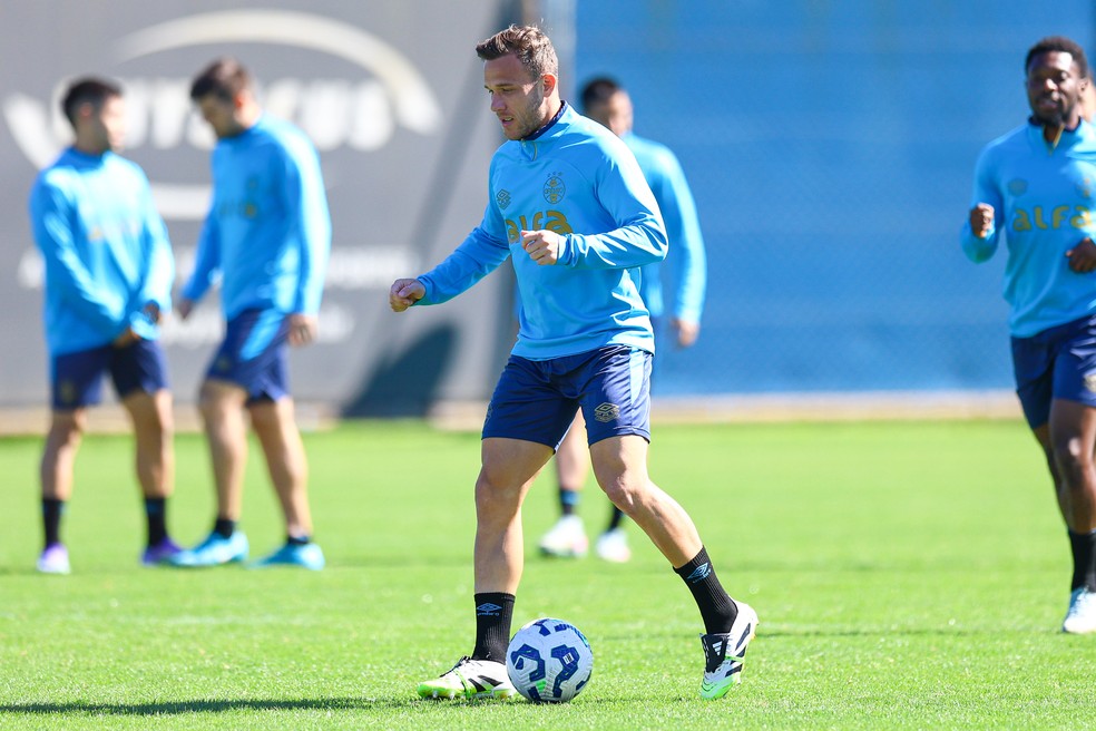 Arthur em treino do Grêmio — Foto: Angelo Pieretti/Grêmio