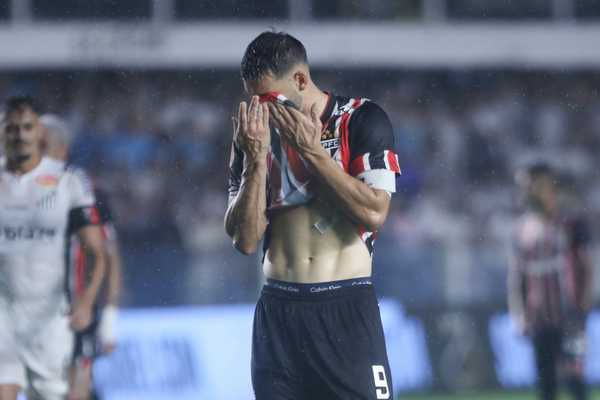 Queda de rendimento do São Paulo no segundo tempo não gera motivo para desespero