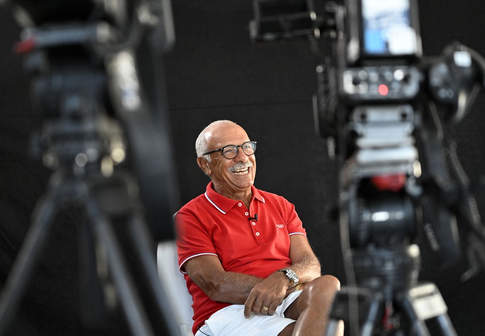 Junior, ex-jogador e comentarista, no Abre Aspas